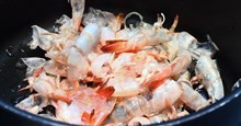 Hóa ra chúng ta đang ăn tôm sai cách mà không biết