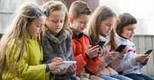 Tuổi thơ đúng nghĩa là khi không có smartphone, phải không?