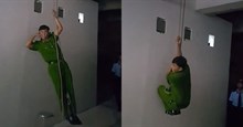 Chiến sĩ công an hướng dẫn kỹ năng thoát hiểm khi gặp hỏa hoạn ở các tòa nhà cao tầng bằng một sợi dây thừng