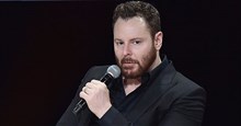 Cựu chủ tịch của Facebook Sean Parker thừa nhận đã giúp tạo nên một con quỷ