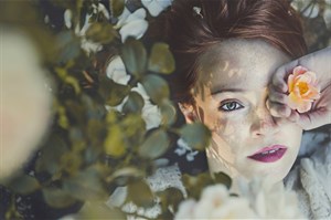 Những dòng stt cô gái mạnh mẽ hay nhất