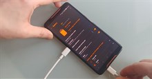 Dính lỗi thú vị, ASUS ROG Phone trở thành smartphone đầu tiên trên thế giới biết "tự sạc chính mình"