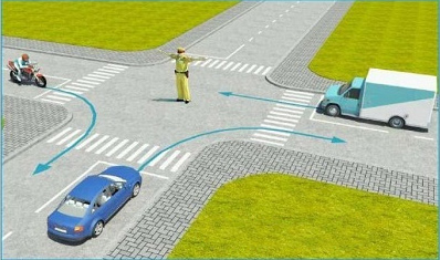 Câu hỏi 18: Theo hướng mũi tên, xe nào được phép đi?