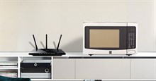 Tại sao sóng wifi có cùng tần số với lò vi sóng nhưng không “nướng chín” cái gì cả?