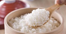 Nấu cơm bằng nước nóng hay nước lạnh? 90% bà nội trợ Việt trả lời sai