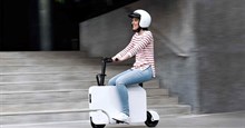 Scooter điện mini của Honda gập gọn như 1 chiếc vali, giá dưới 1.000 USD