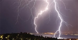 'Đếm' hơn 7.000 tia sét dội xuống Hà Nội bằng cách nào?