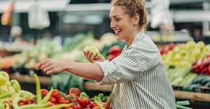 Đừng làm những việc này khi mua rau củ, trái cây